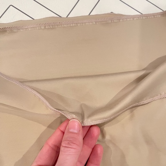 SPANX Nude Skirt Slip - Picture 8 of 8